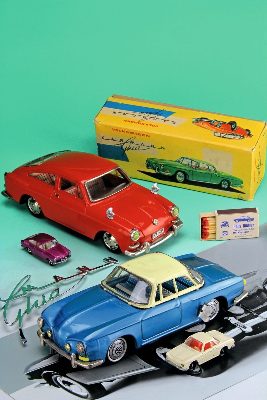 Voiture miniature jouet mécanique vintage GE 1960 made in WESTERN GERMANY N4649