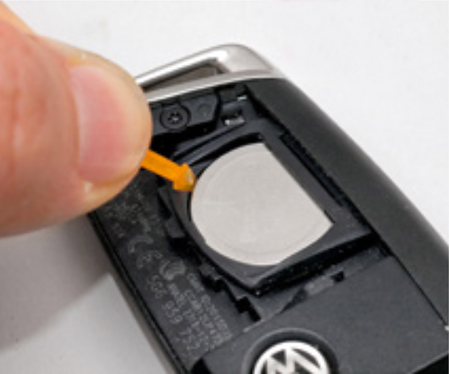VW Tiguan: Schlüssel Batterie wechseln ✓ 