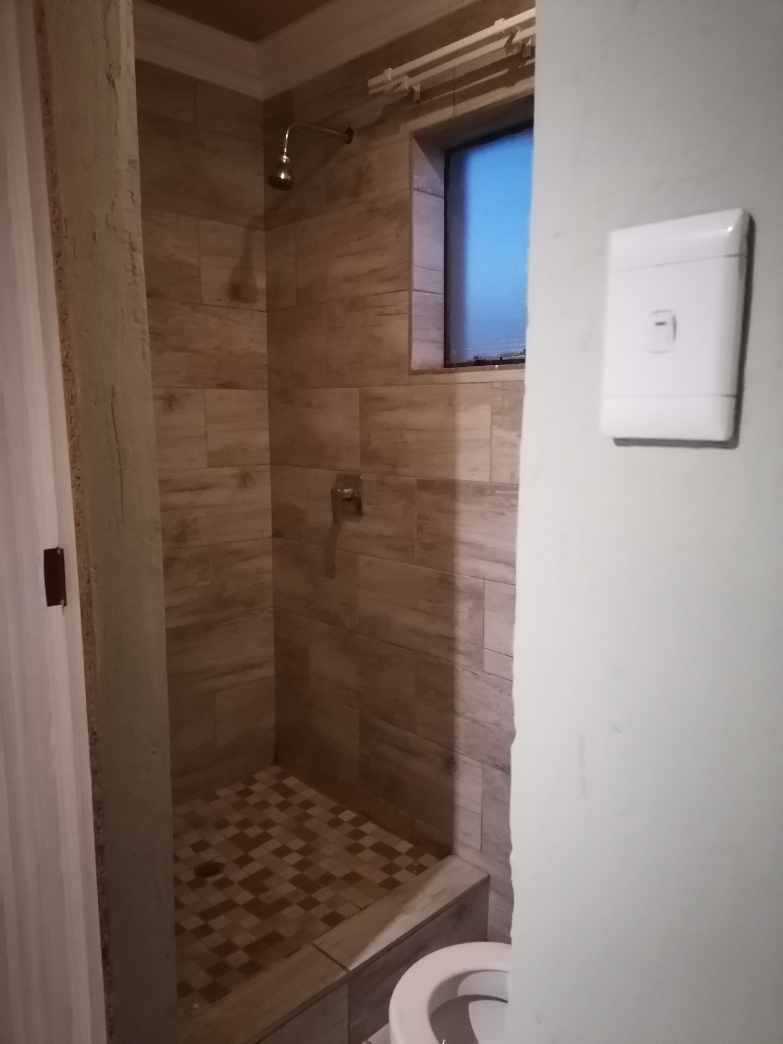 Spacious bachelor room, near Mahlasedi masana primary school