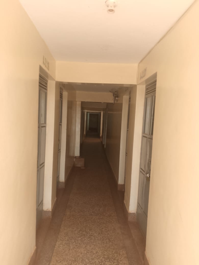 Leslos Apartments Image 2