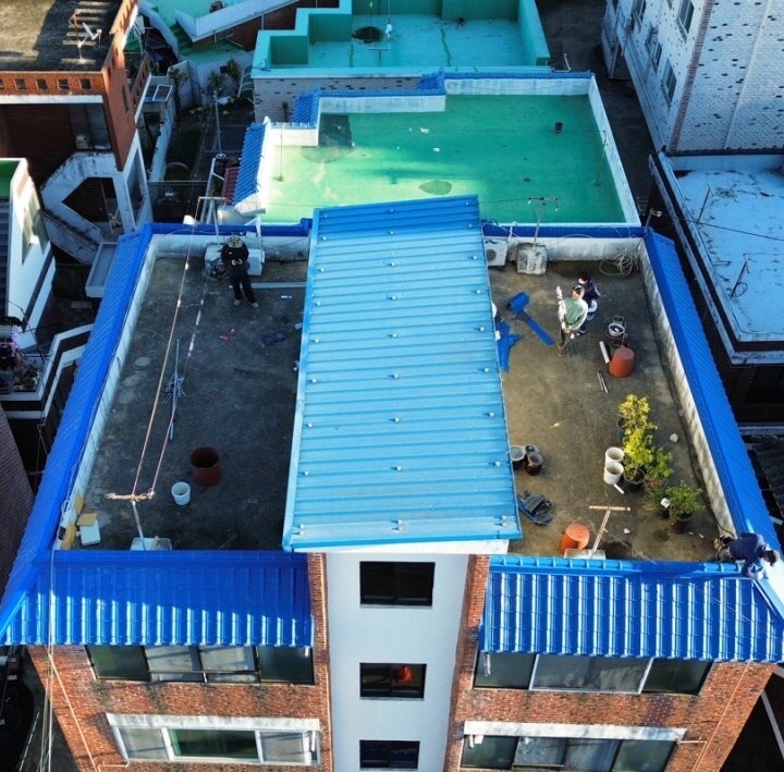 청주지역 빌라건물 데스리,대문 지붕공사
시공문의 01076156737