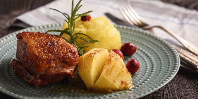 Как приготовить утиную грудку с яблоками Рецепты утки в духовке: Как приготовить утиную грудку с яблоками