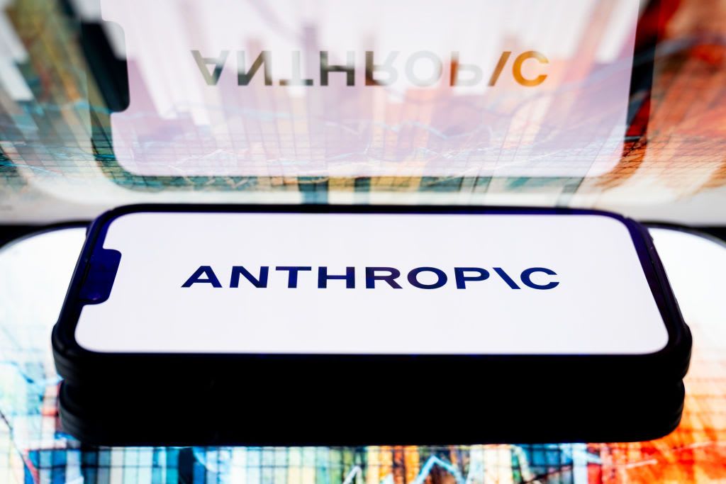 Cover Image for Anthropic's Copyright Conundrum: A New Chapter in AI's Legal Saga