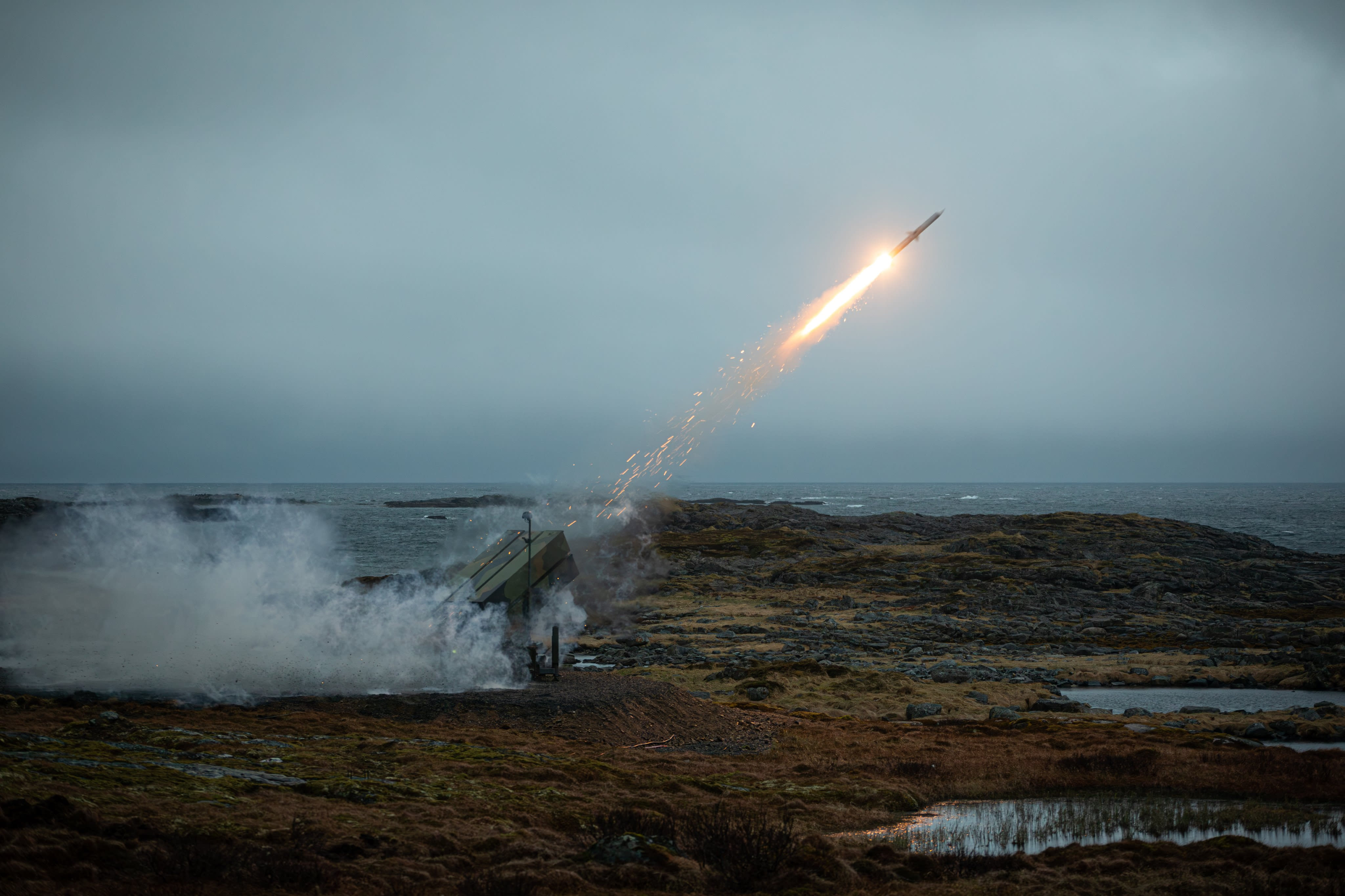 Cover Image for Denmark's Bold Move: Renting Air Defenses to Rebuild Its Missile Shield