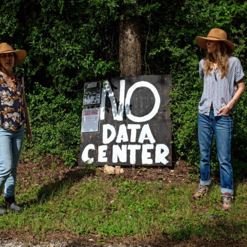 Cover Image for Texas Data Centers' Bold Move: Building Independent Gas Power Plants