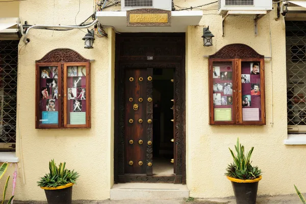 Freddie Mercury’s House Tour