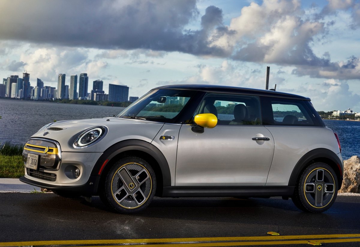 Mini Hatchback, Convertible Facelift debuts in Detroit – Revised engines, transmission options купить