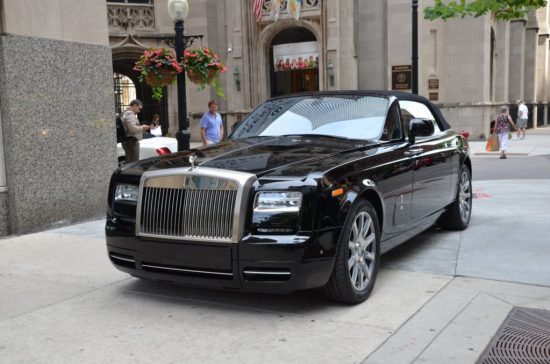 Rolls-Royce Phantom Drophead чёрного цвета