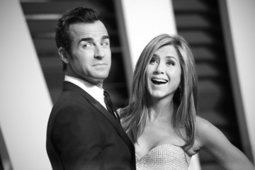 Jennifer Aniston Alternative Look at the Vanity Fair Oscar Party Jennifer Aniston Alternative Look at the Vanity Fair Oscar Party