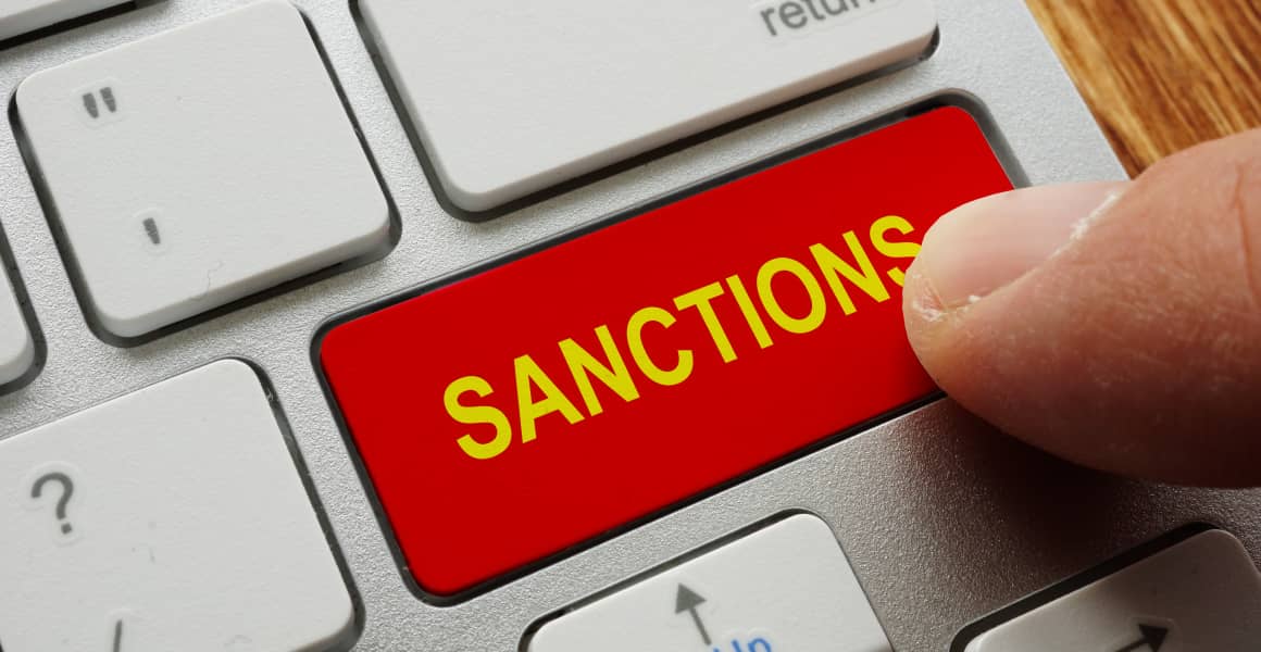 Délai d'un mois pour notifier une sanction : faut-il l'appliquer à la décision prise après un recours gracieux prévu par une procédure conventionnelle ?