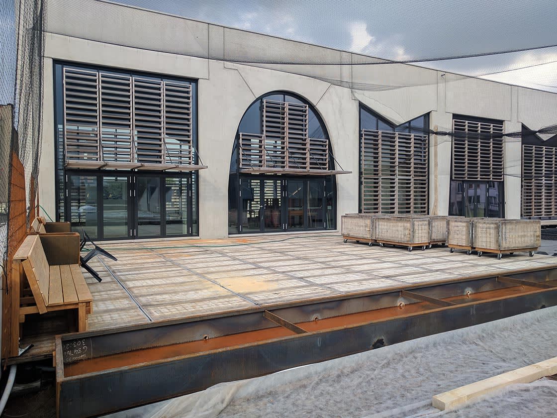 Abattoir_zitbank_vijver_netten