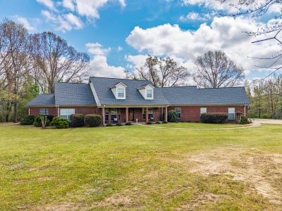 1178 Travis Road Courtland, MS 38620