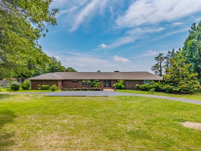 5042 Dummyline Road Batesville, MS 38606
