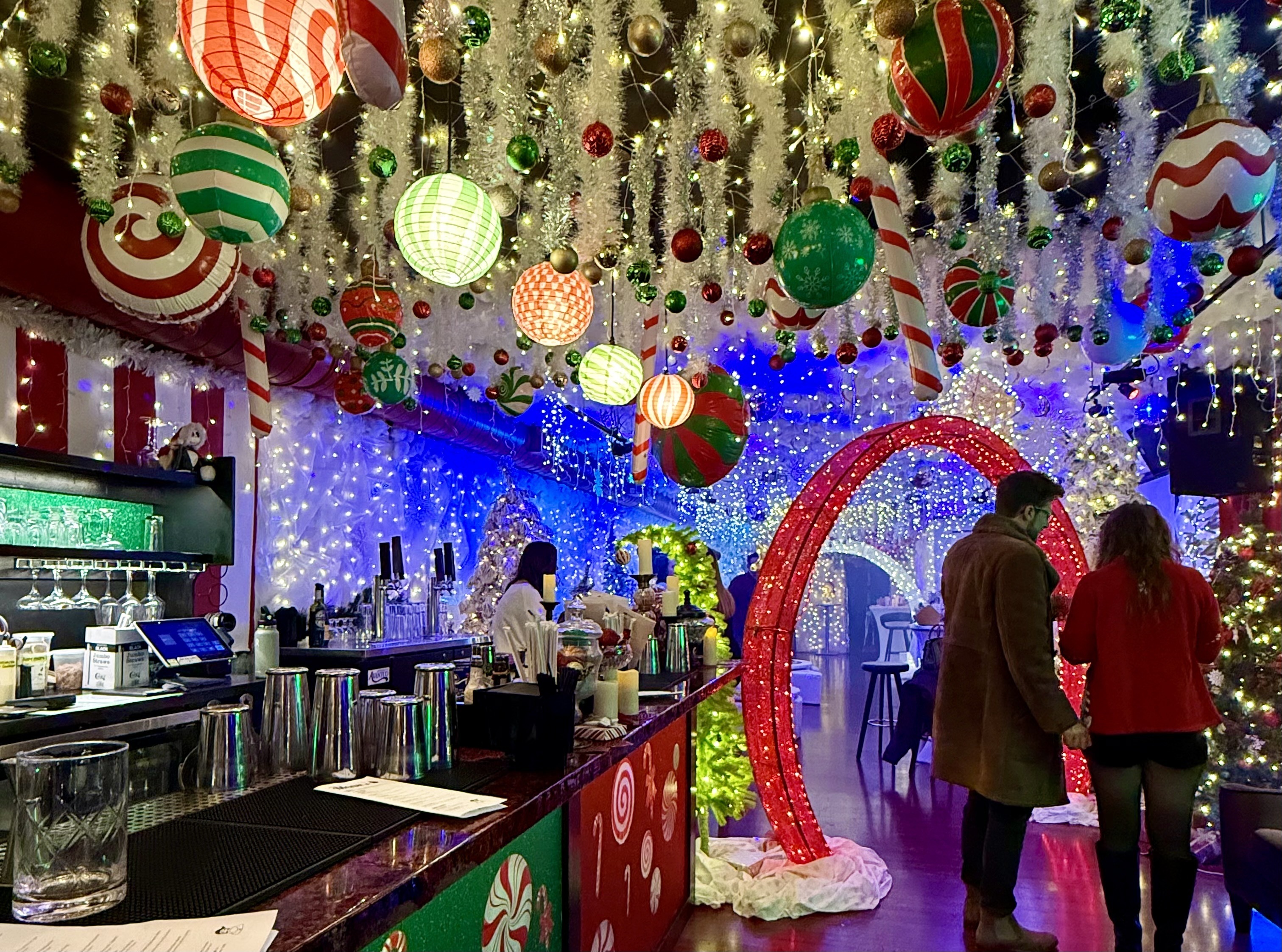 Pittsburgh's Best Holiday Pop-Up Bars 2025 - City Cast Pittsburgh