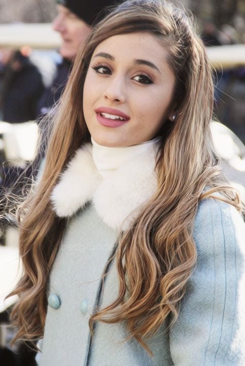 ariana grande goodlooking