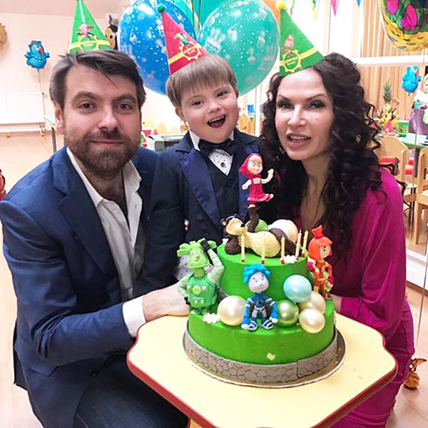 После развода супруги продолжают общаться ради общего сына