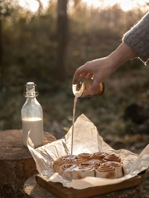 Cinnamon Rolls with Vanilla Glaze