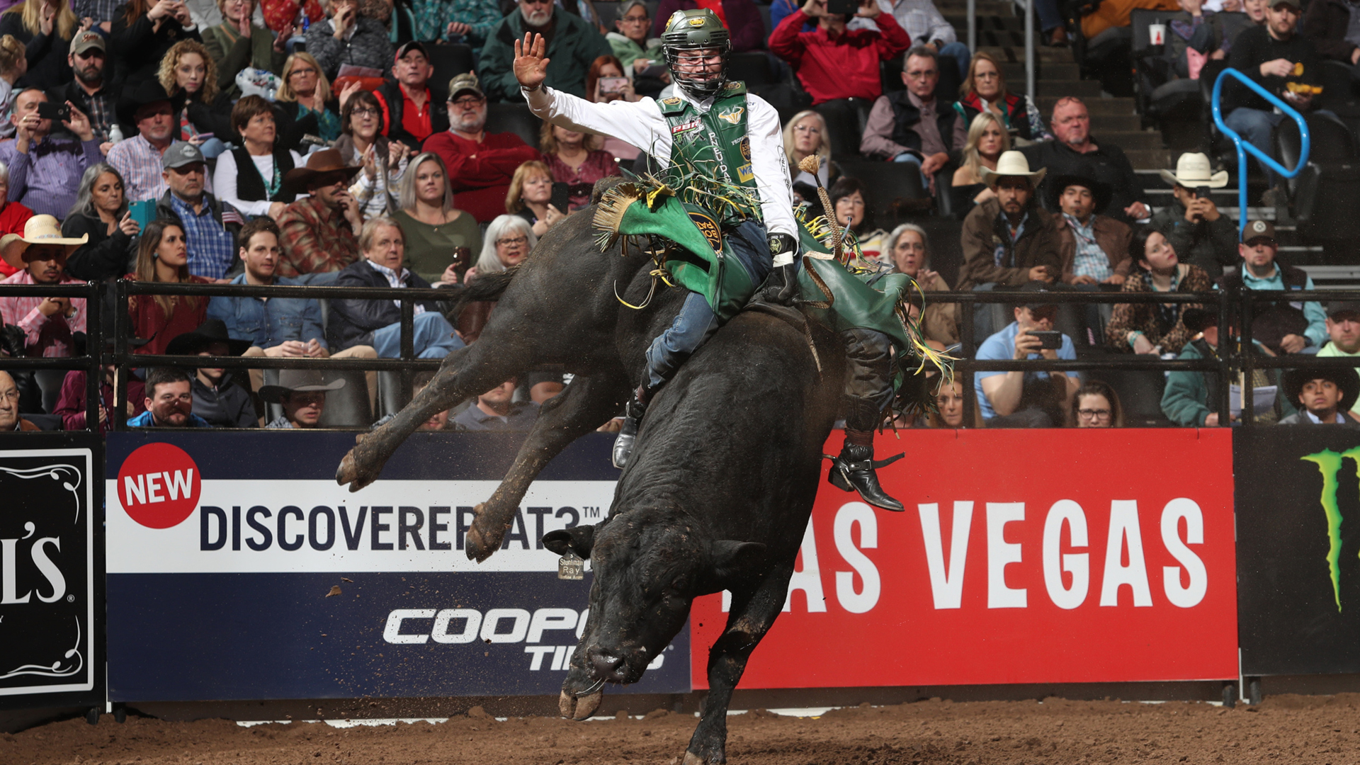 Lockwood extends world lead to 967.5 points