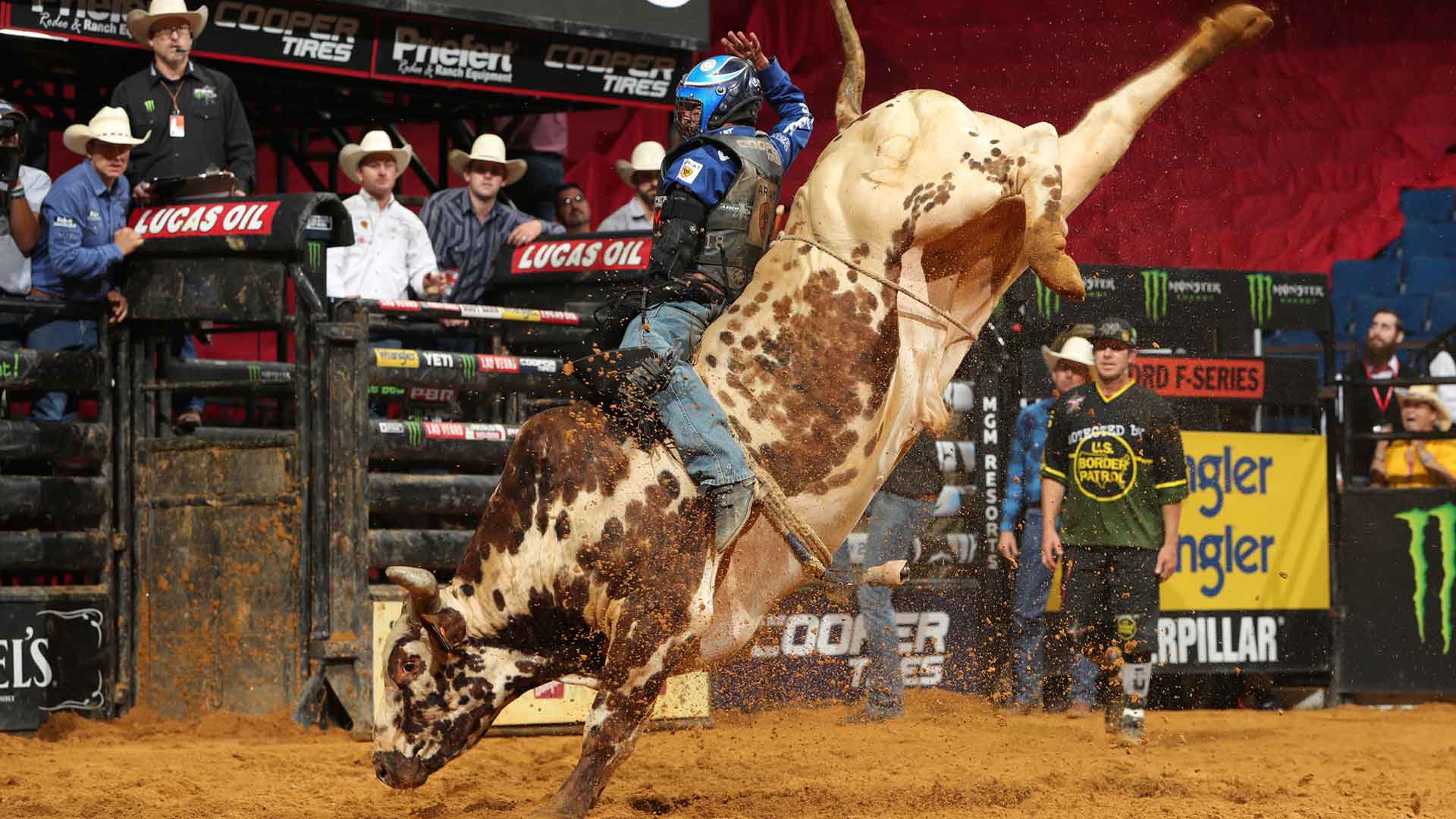 Dirteater injured in Tulsa; Mauney to get MRI on right shoulder