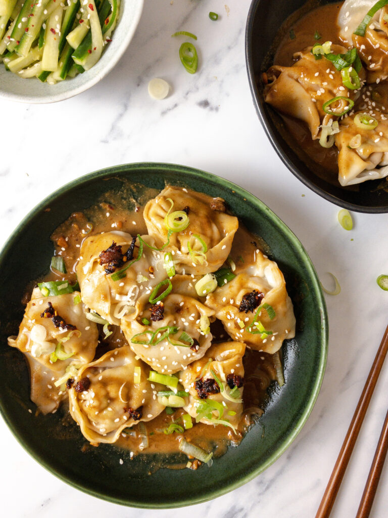Wontons With Spicy Peanut Sauce
