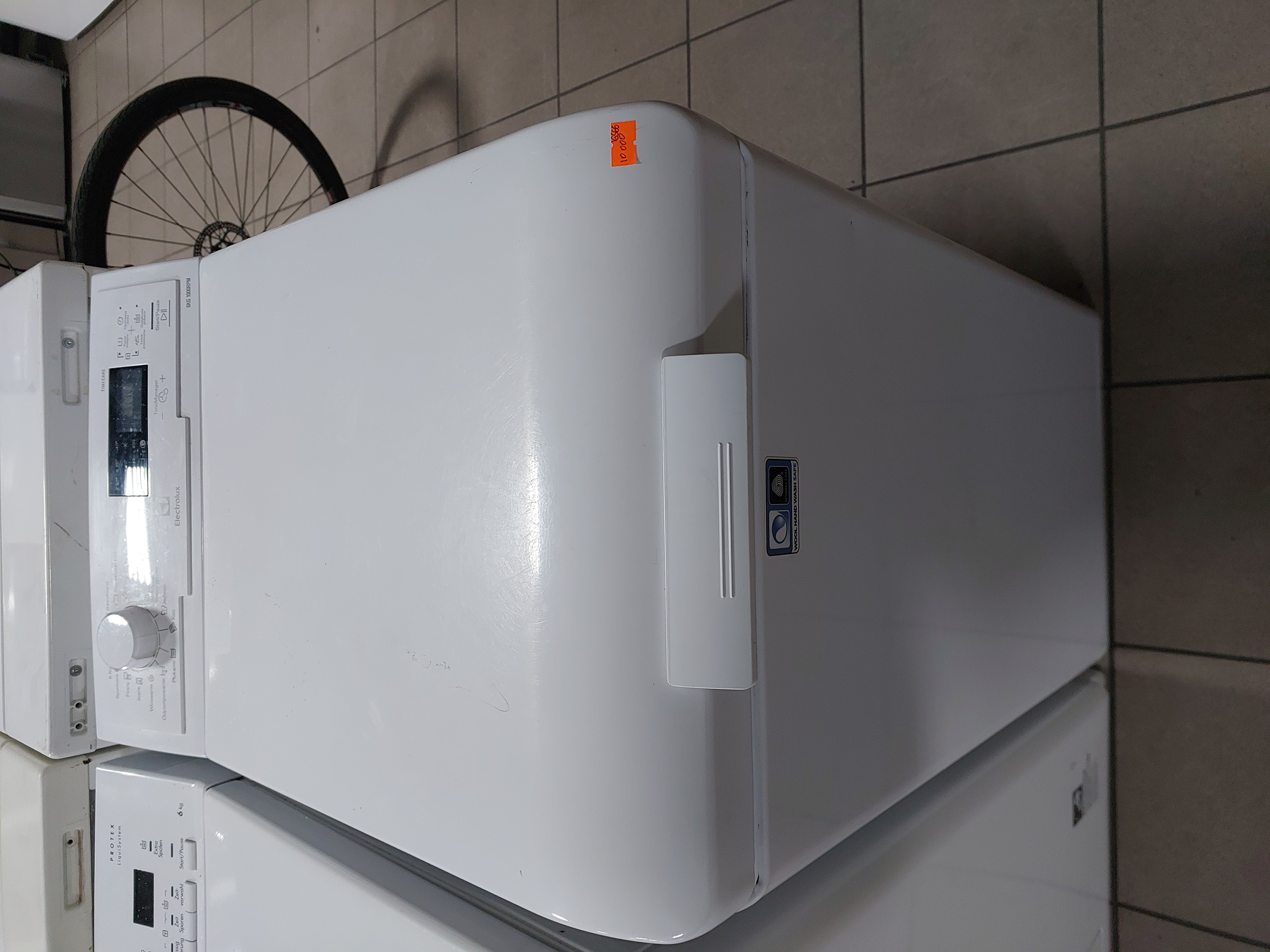 Пральна машина Electrolux EWT11064IDW