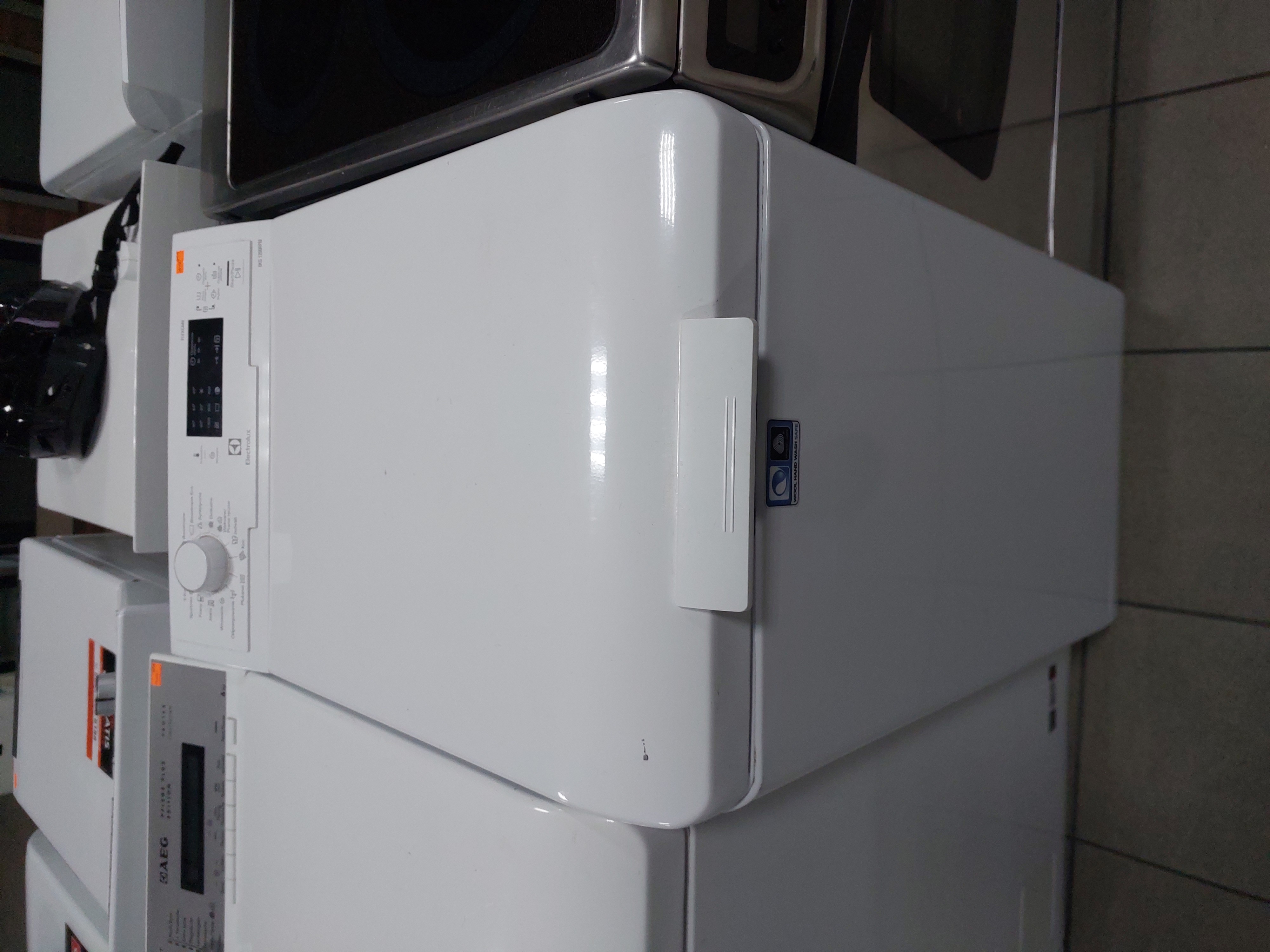 Пральна машина Electrolux EWT11262ILW