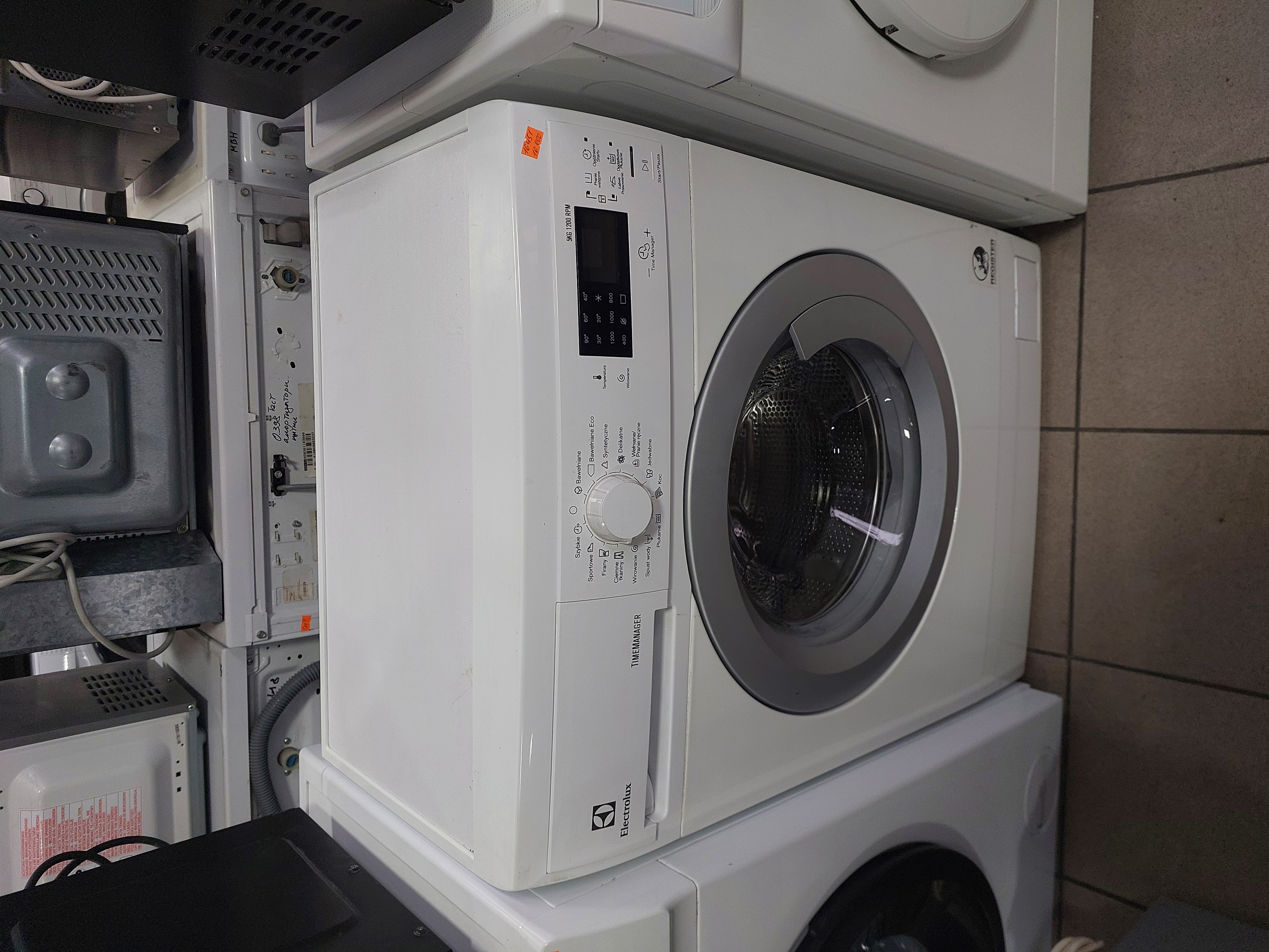 Пральна машина Electrolux EWS11254EEU