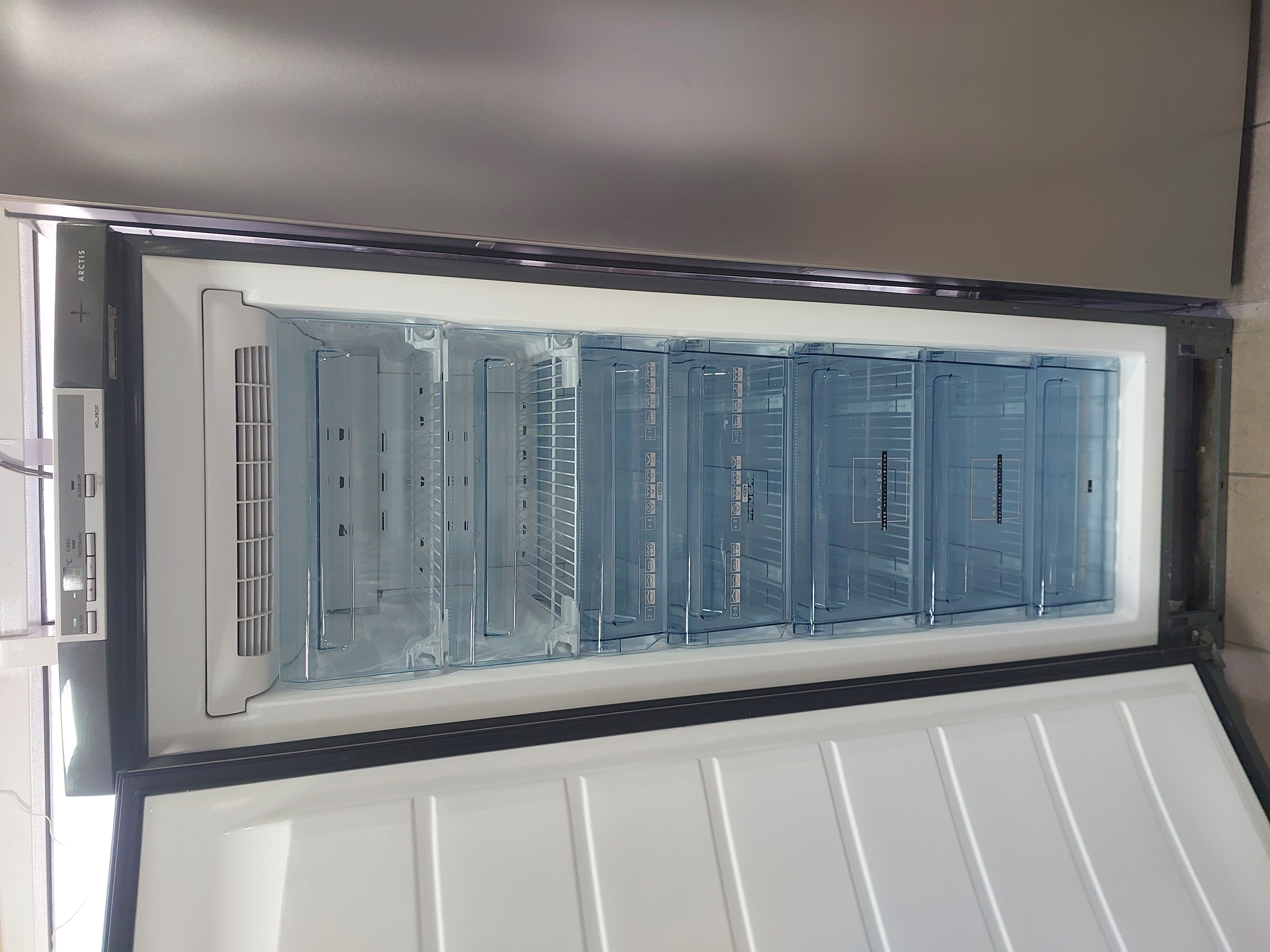 Морозильна камера AEG 75238-GA Image