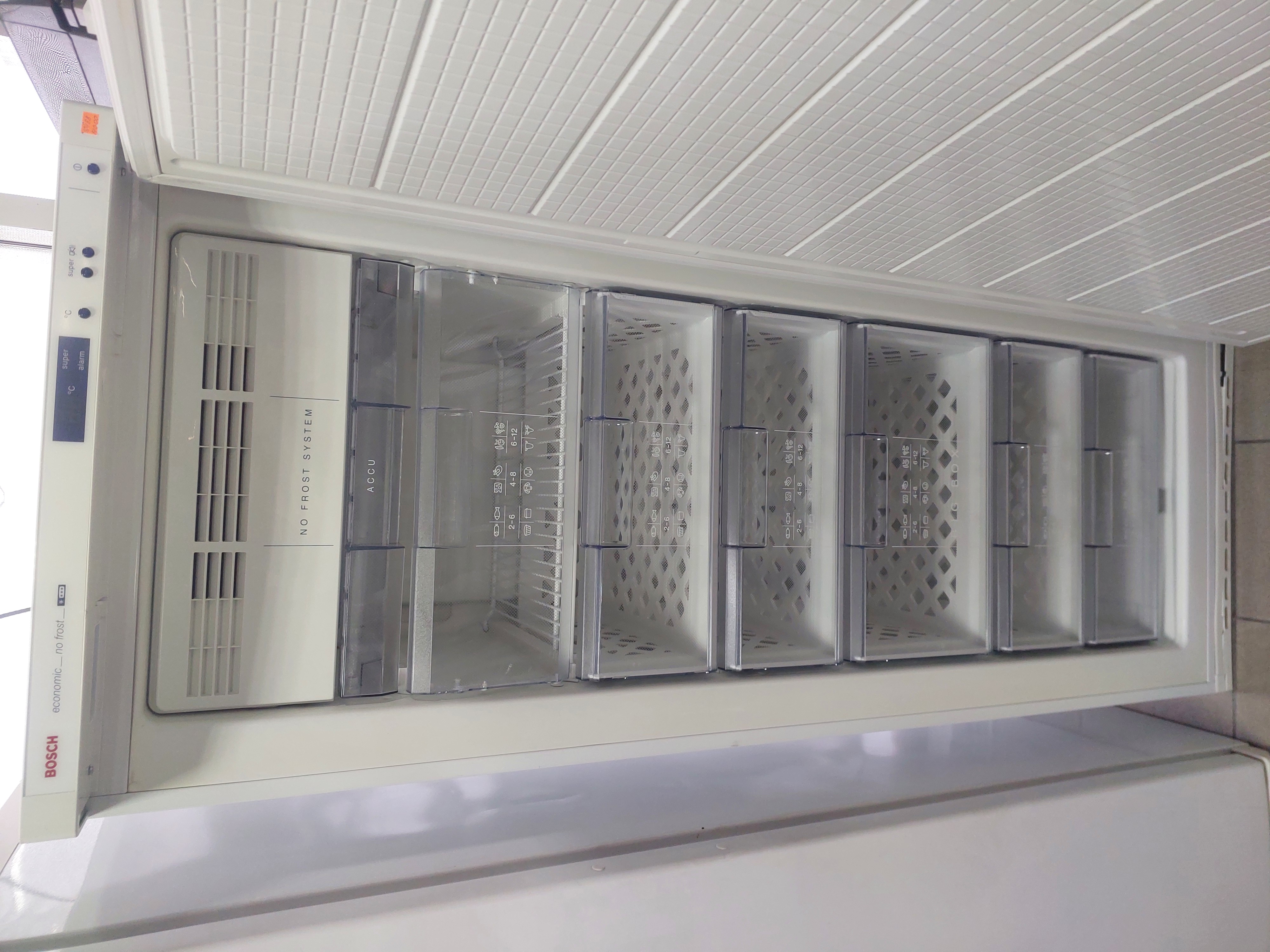 Морозильна камера Bosh GSU 30420 Image