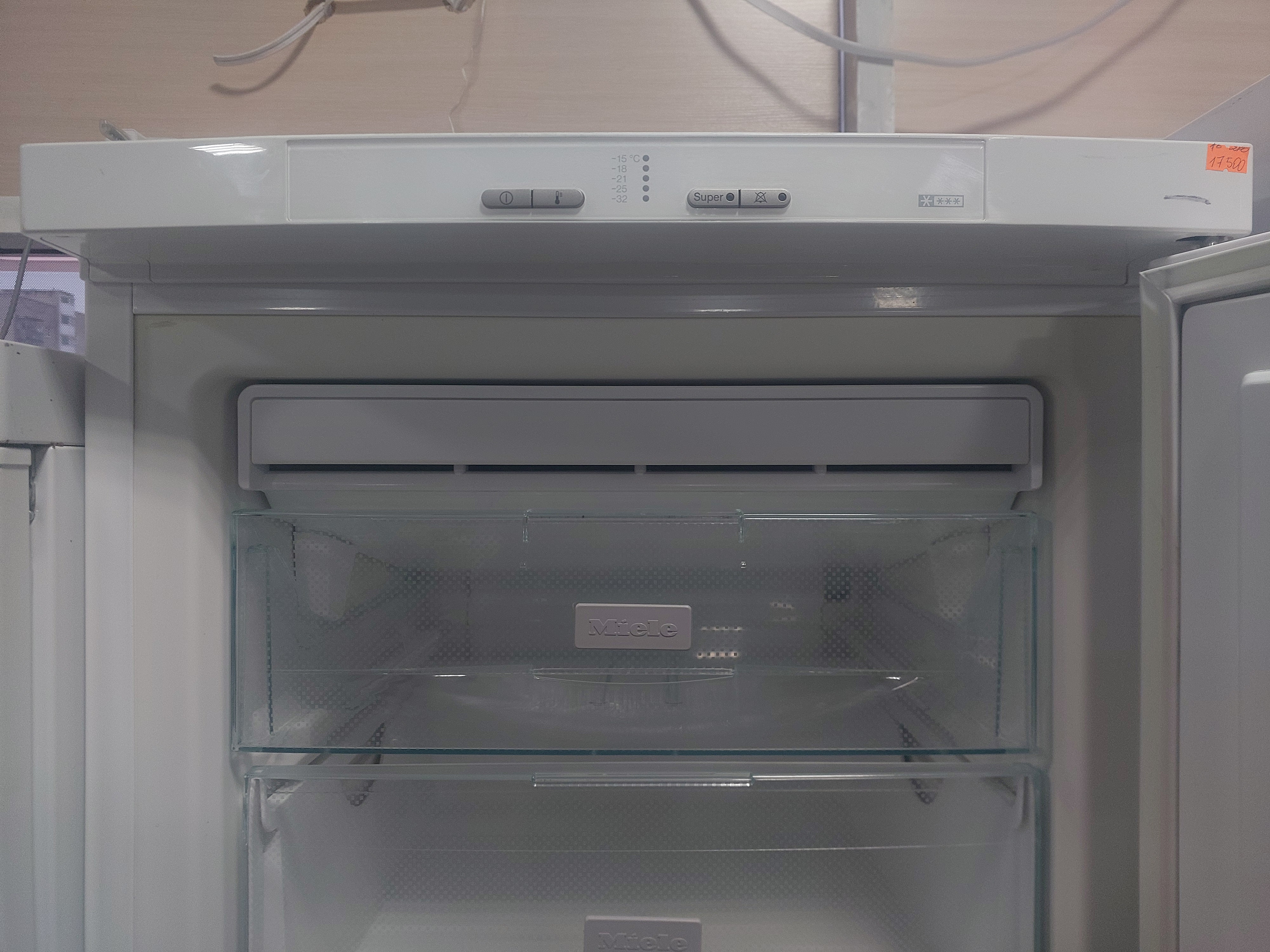 Морозильна камера Miele FN12820S Image