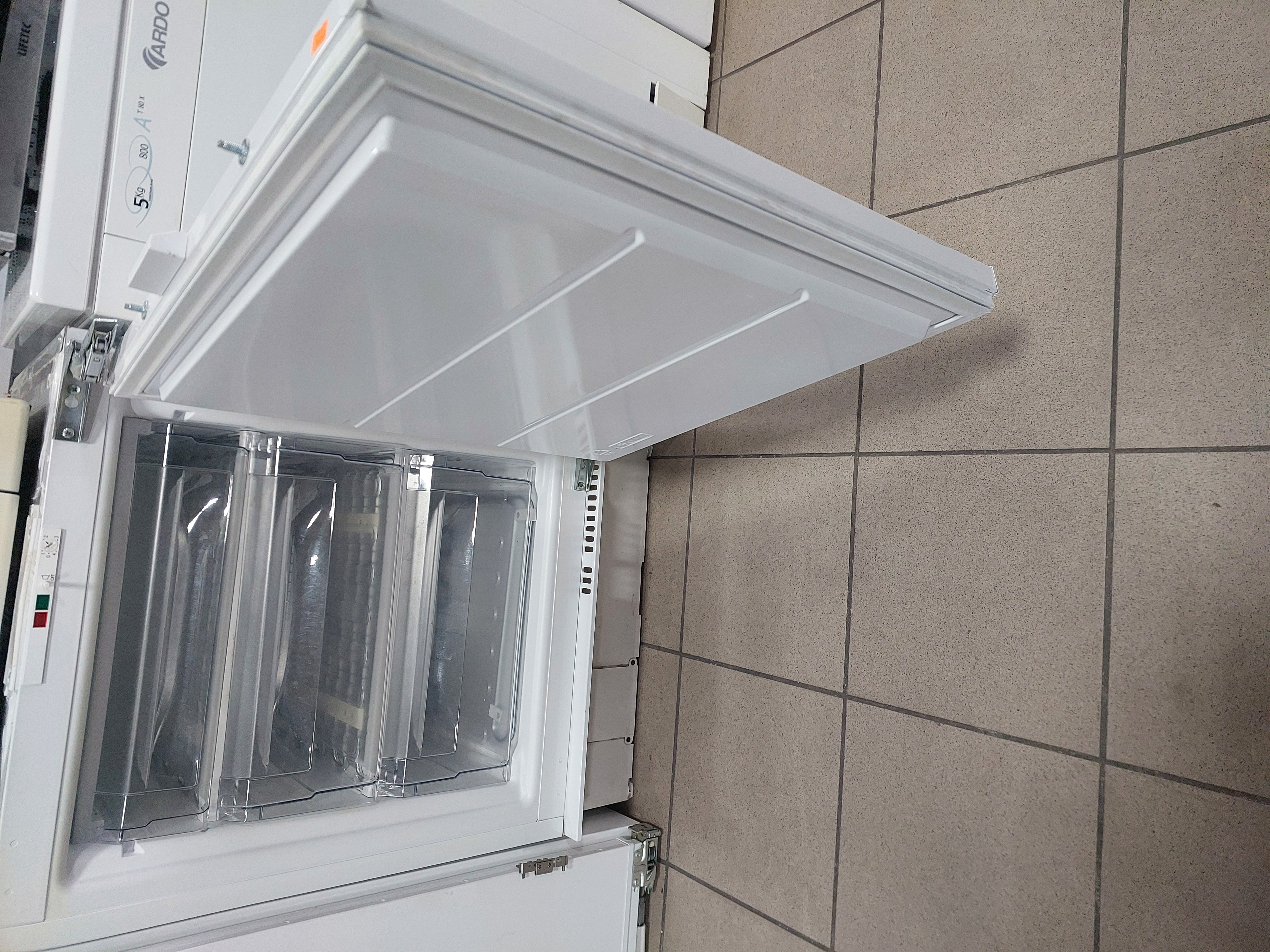 Морозильна камера IKEA UC116W Image