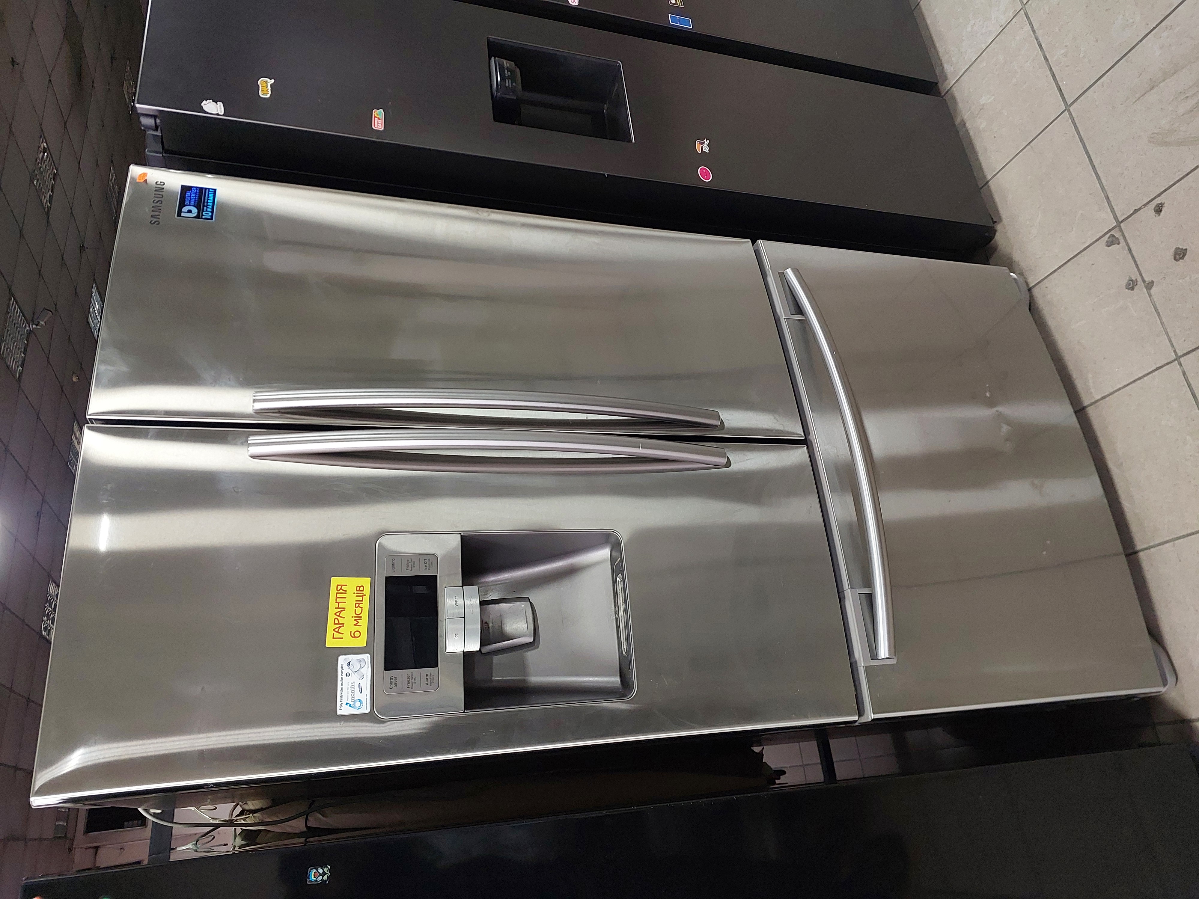 Холодильник Samsung RFG23UERS