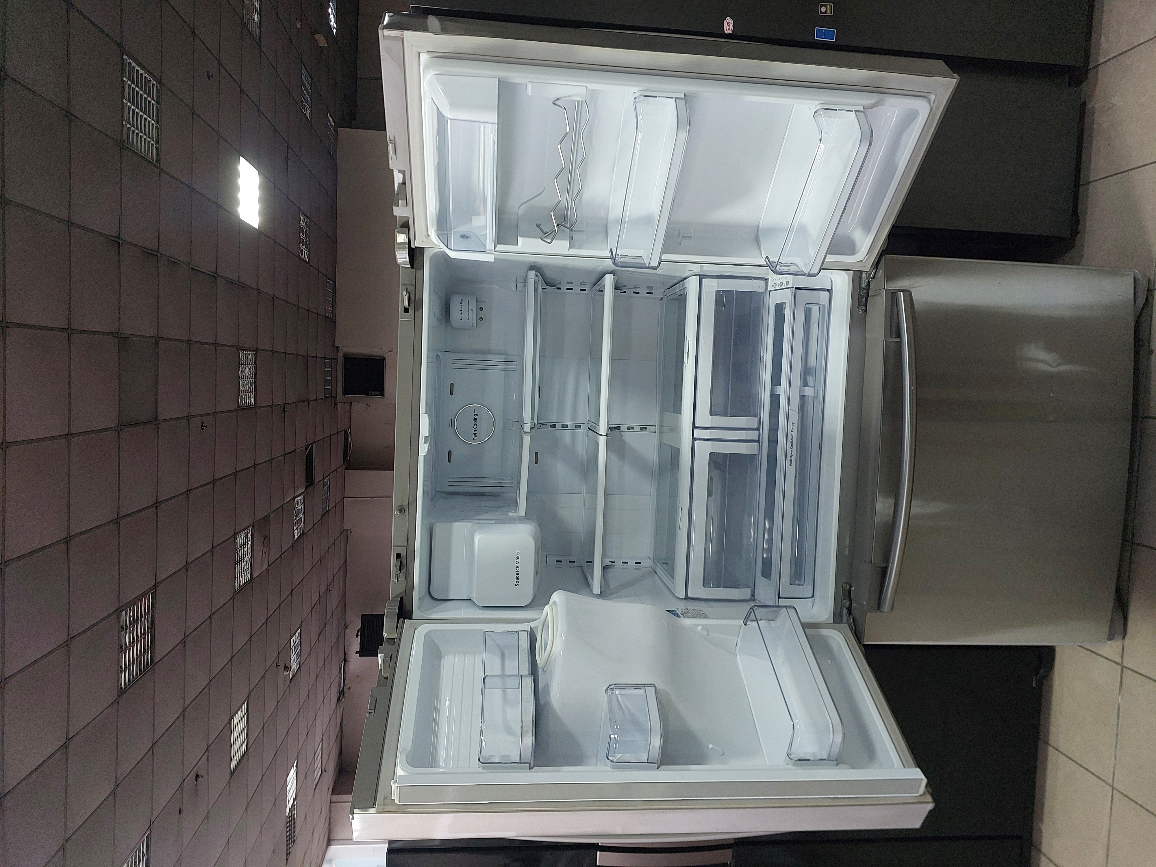 Холодильник Samsung RFG23UERS Image