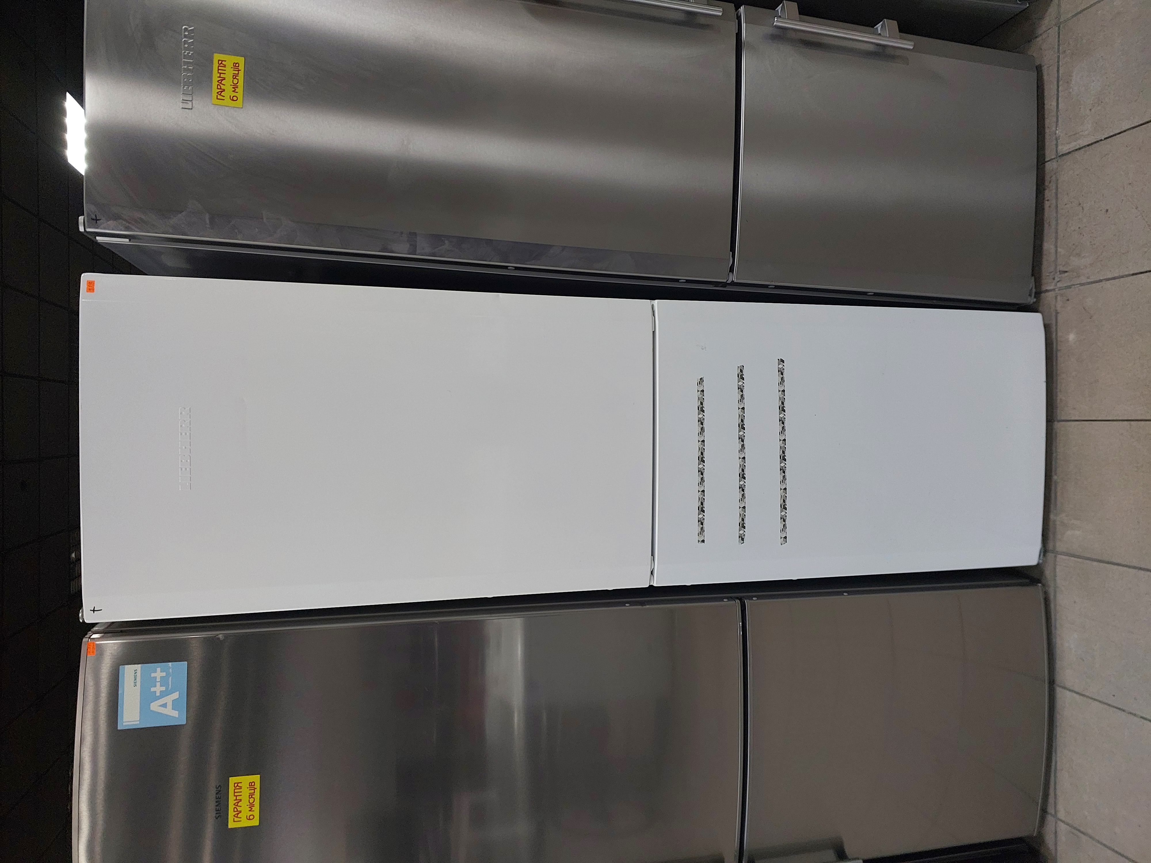 Холодильник Liebherr CNP 3913