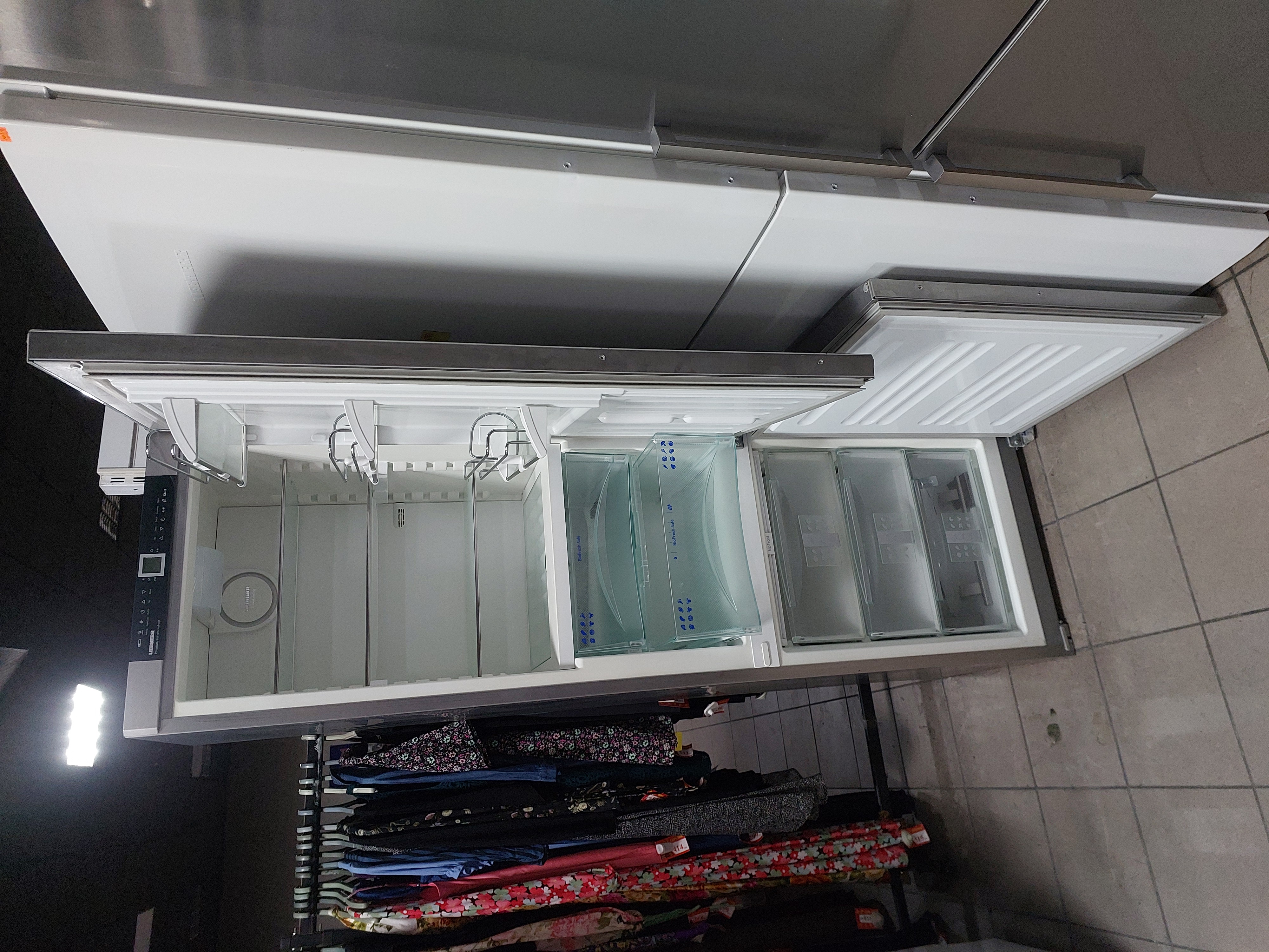 Холодильник Liebherr CBNPes 3756 Image