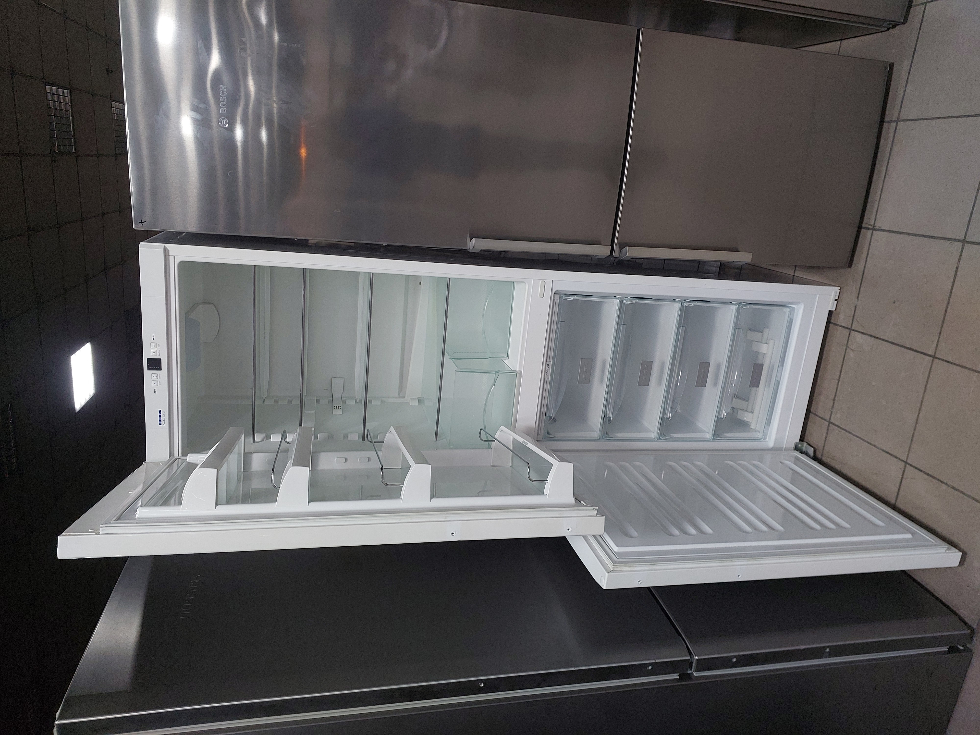 Холодильник Liebherr CUN 3933 Image