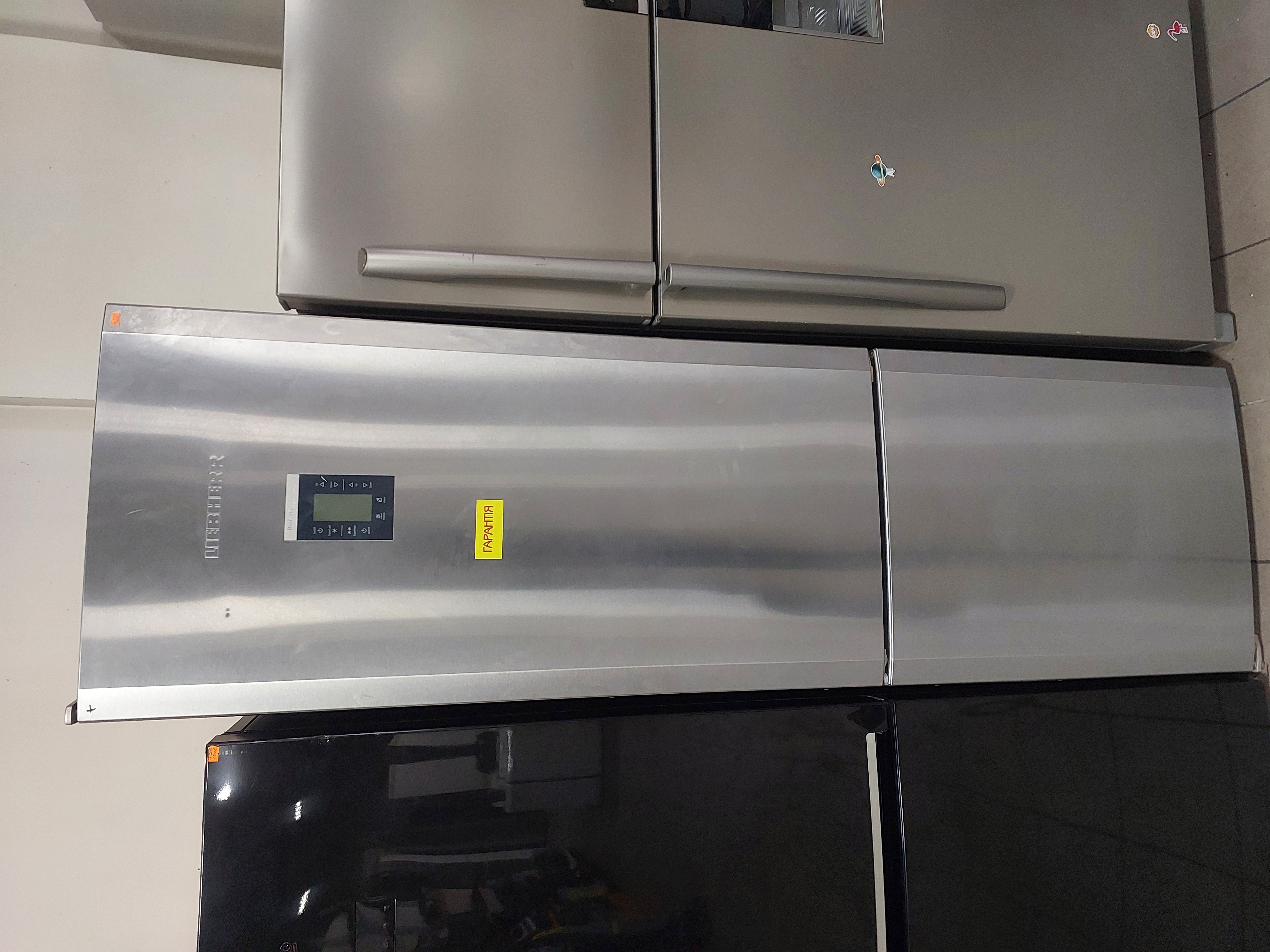 Холодильник Liebherr CBNes 3966