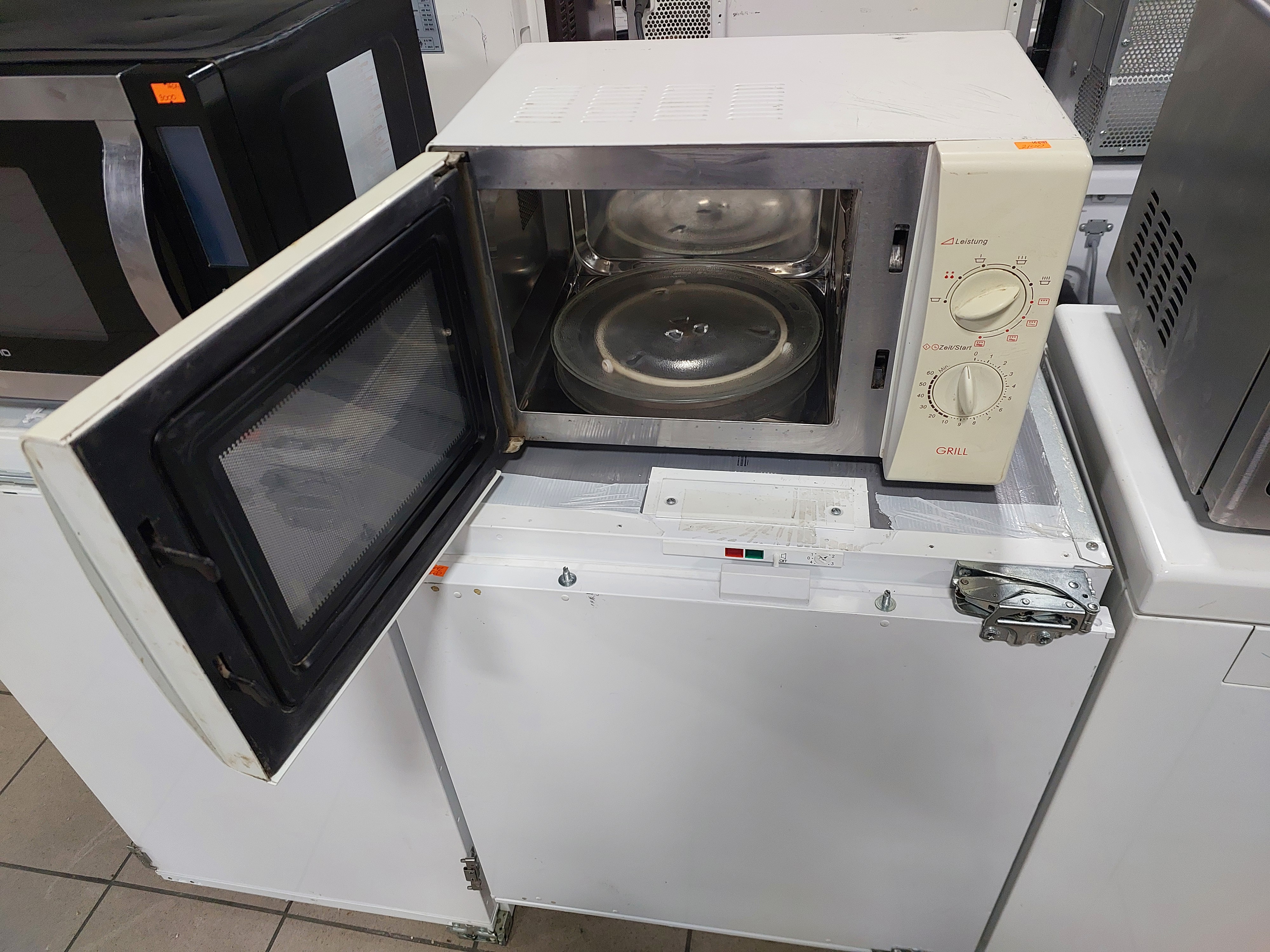 Мікрохвильова піч Privileg 8017 G Image