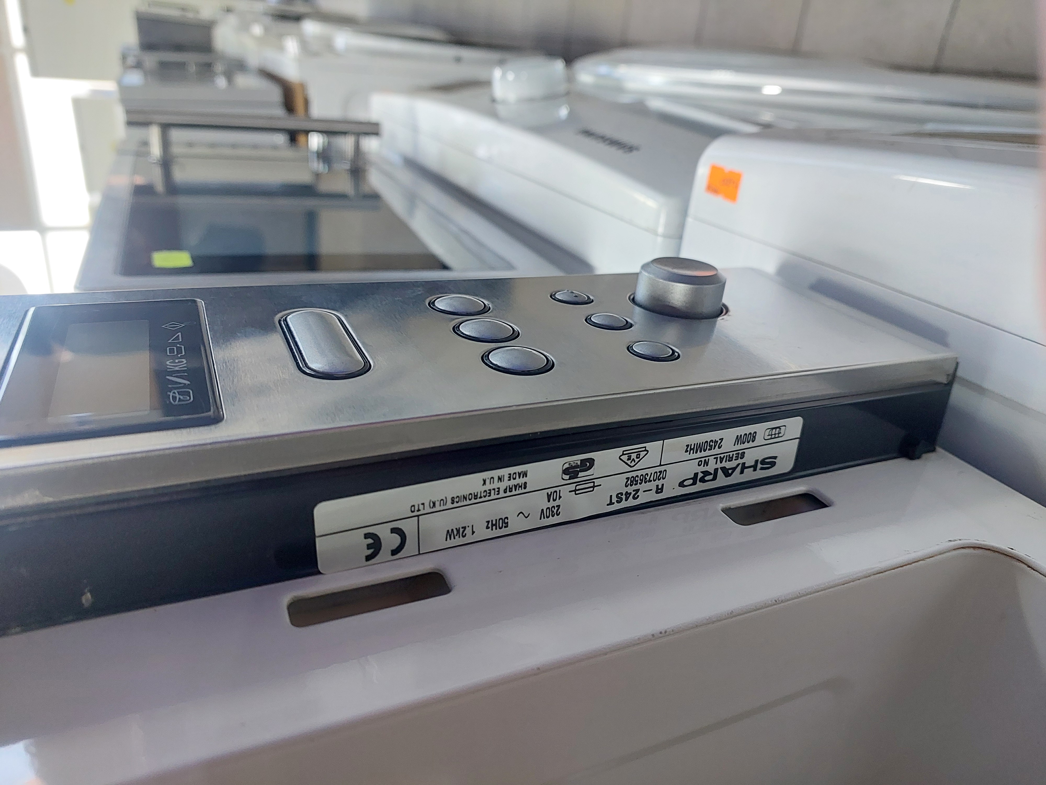 Мікрохвильова піч Sharp R-24ST Image