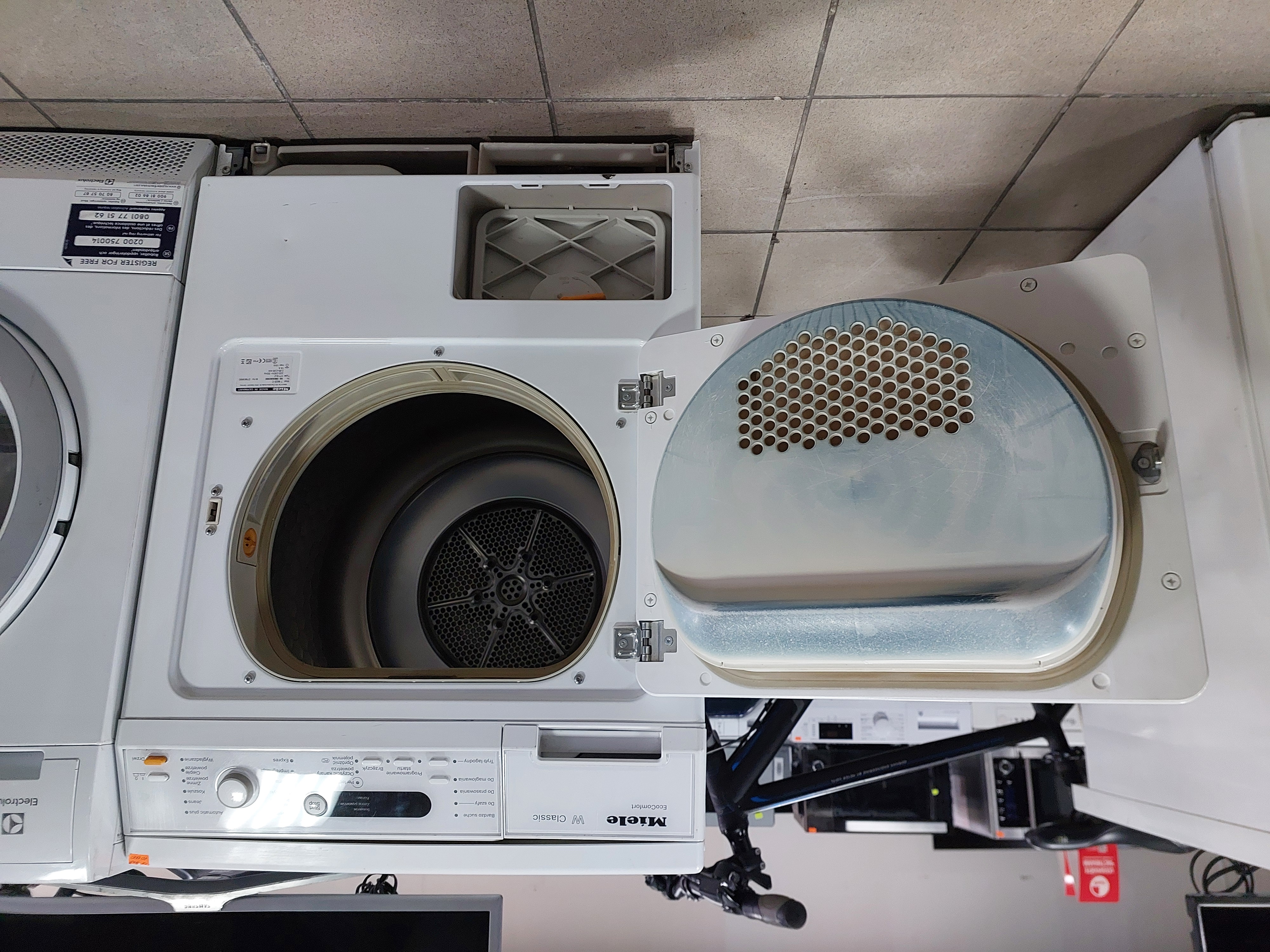 Сушильна машина Miele T 8823 C Image