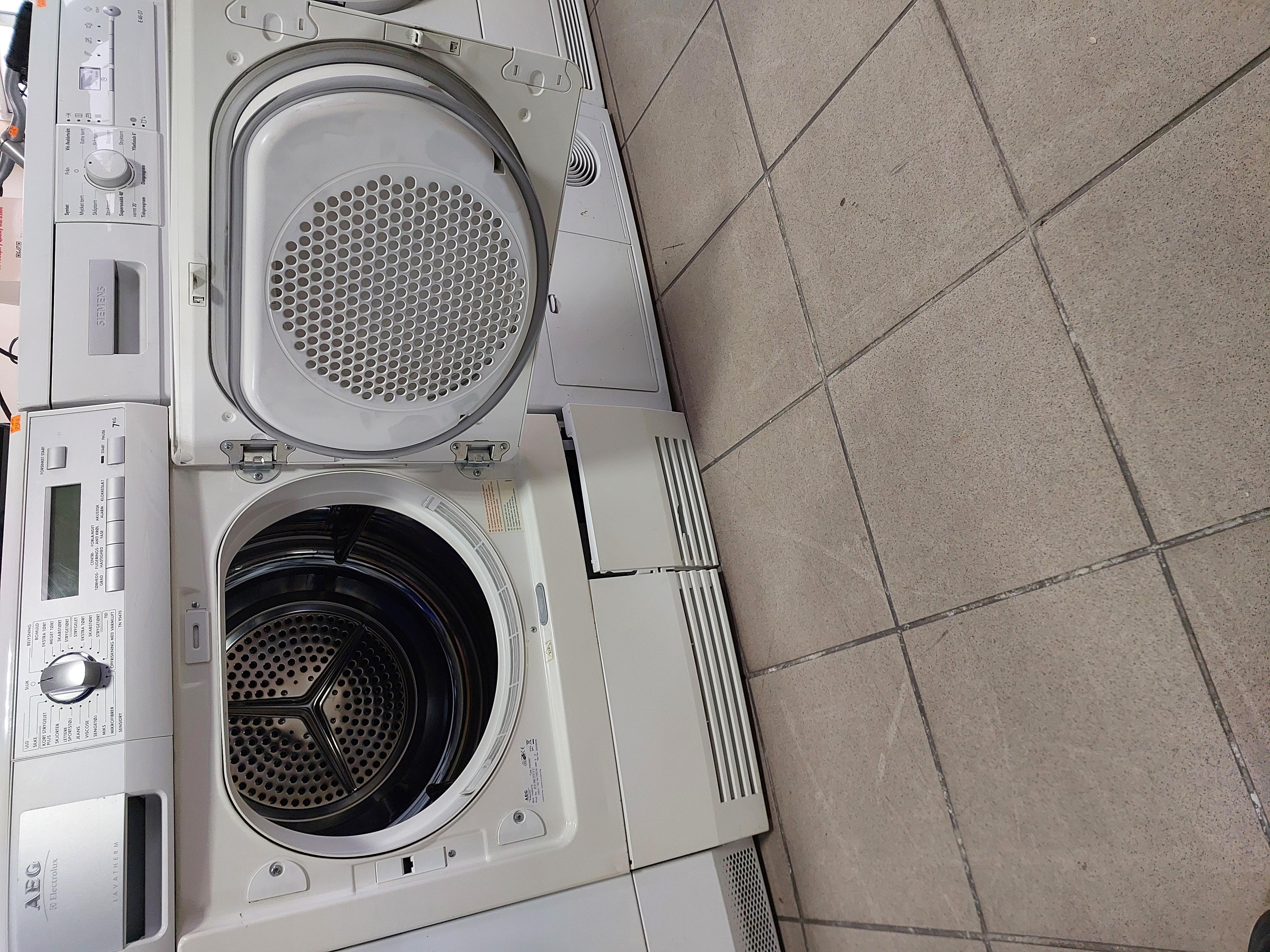 Сушильна машина AEG TN95470 Image