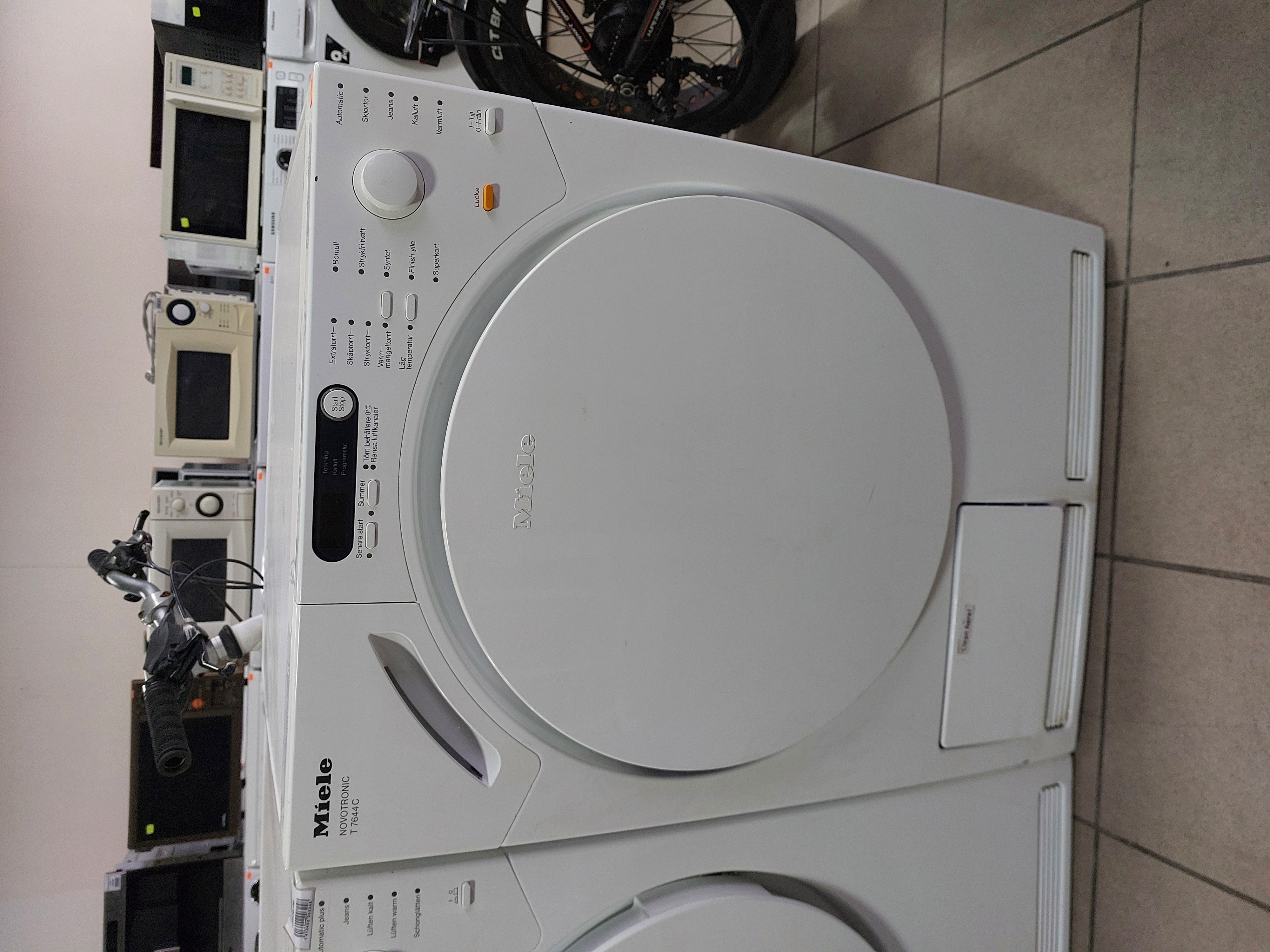 Сушильна машина Miele T 7744 C