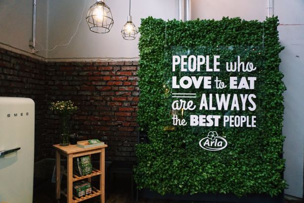 People who love to eat are always the best people.
