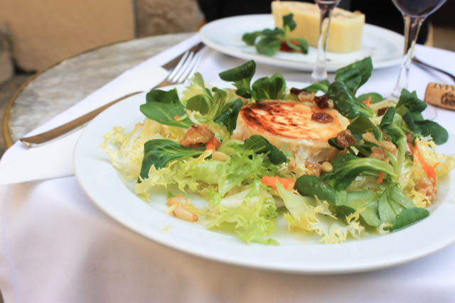 Goat cheese salad in Girona