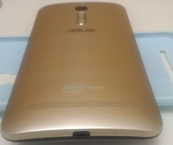 Zenfone2 背面