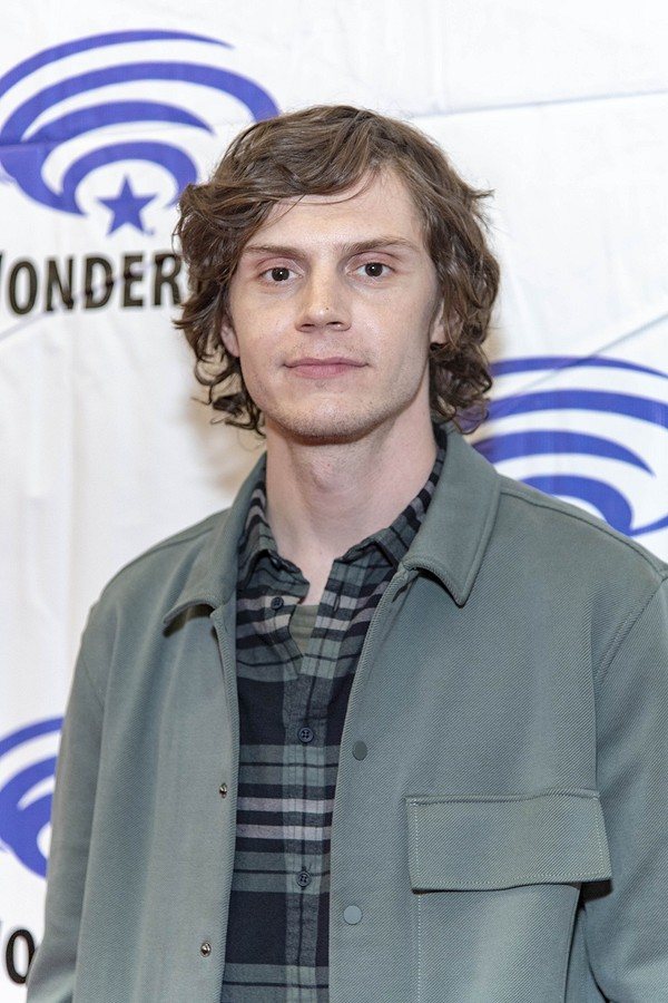 Эван Питерс (Evan Peters): биография и личная жизнь, лучшие роли