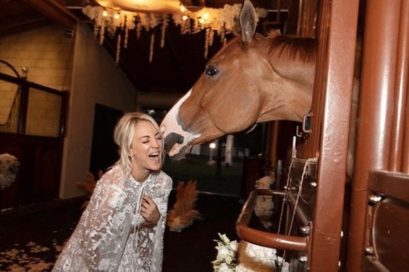 kaley cuoco horse lover