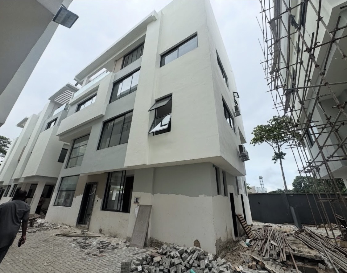 6-bedroom Flats