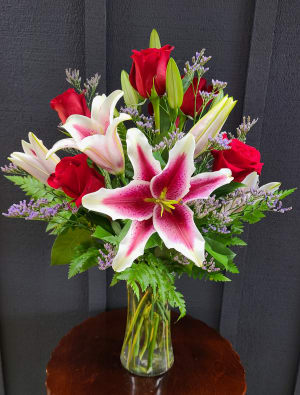 Roses and Stargazers Flower Bouquet