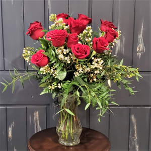 VD23 Exquisite Long Stem Dozen Red Roses Flower Bouquet
